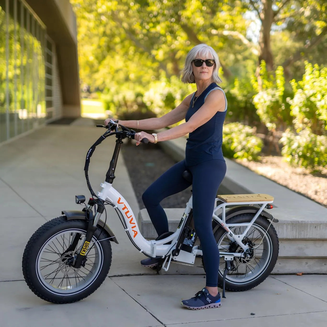 SF20H foldable electric bike step-through frame easy mounting for seniors and adults