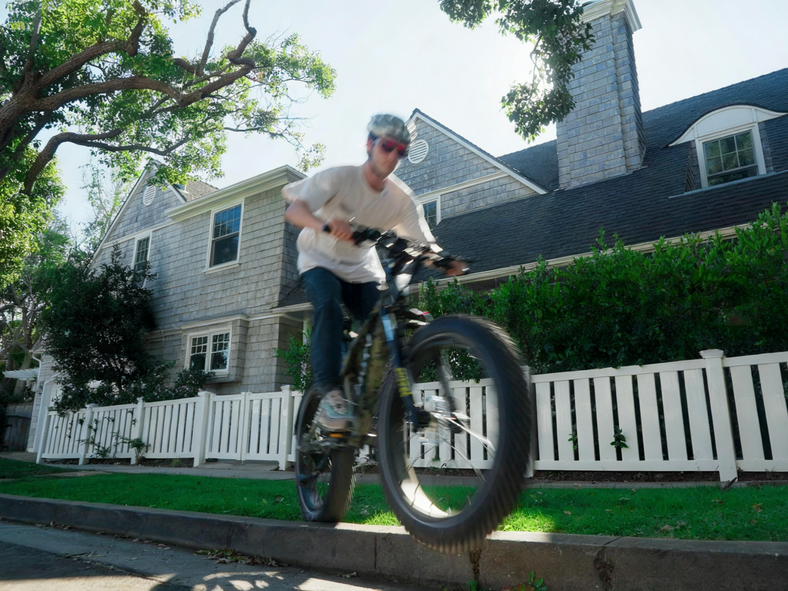Fat Tire Electric Bike Guide: Why Wide Tires Mean More Comfort & Safety